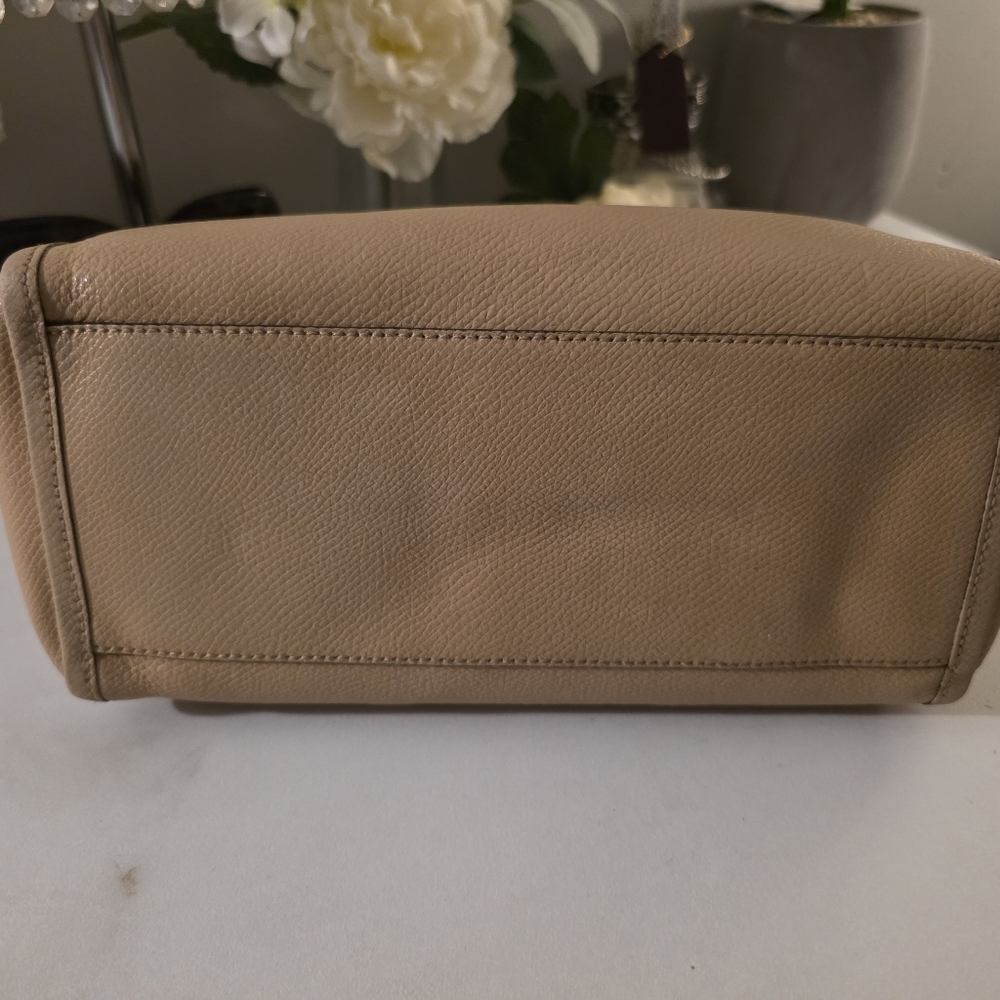 Coach Tan Leather Shoulder Bag with Signature Pouch See Pic 2 For Pouch - Picture 4 of 16